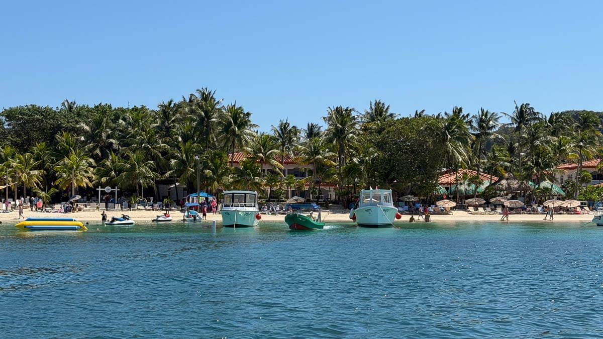 The Best Things to Do in Roatan Honduras - Temporary Adventurer